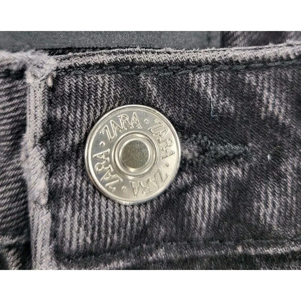 Zara pants are Mom Fit (or 